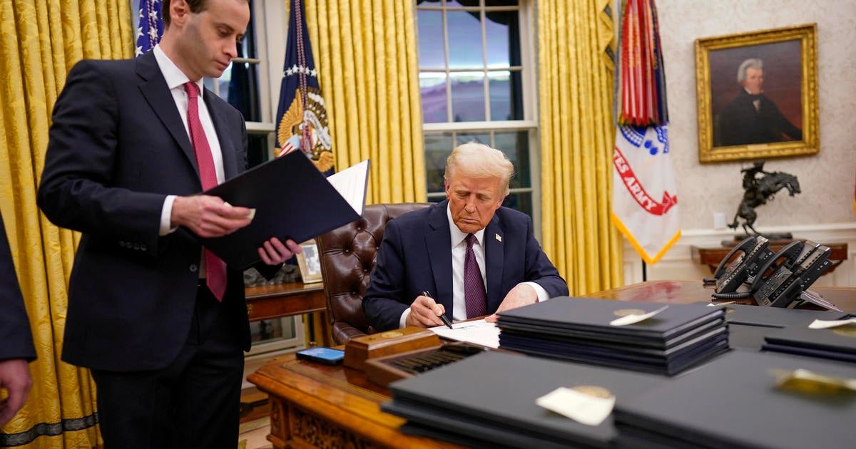 Trump signs orders ending diversity programs; federal DEI staffers being placed on leave