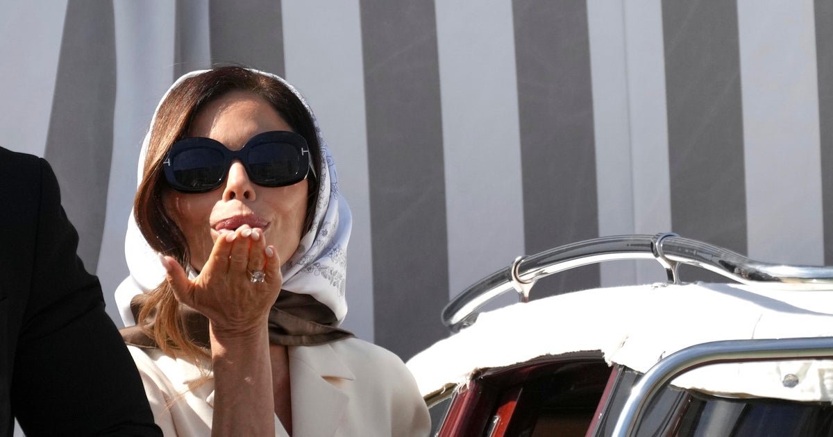Jeff Bezos and Lauren Sánchez’s wedding is celebrated with celebrity guests in Venice. See the photos.