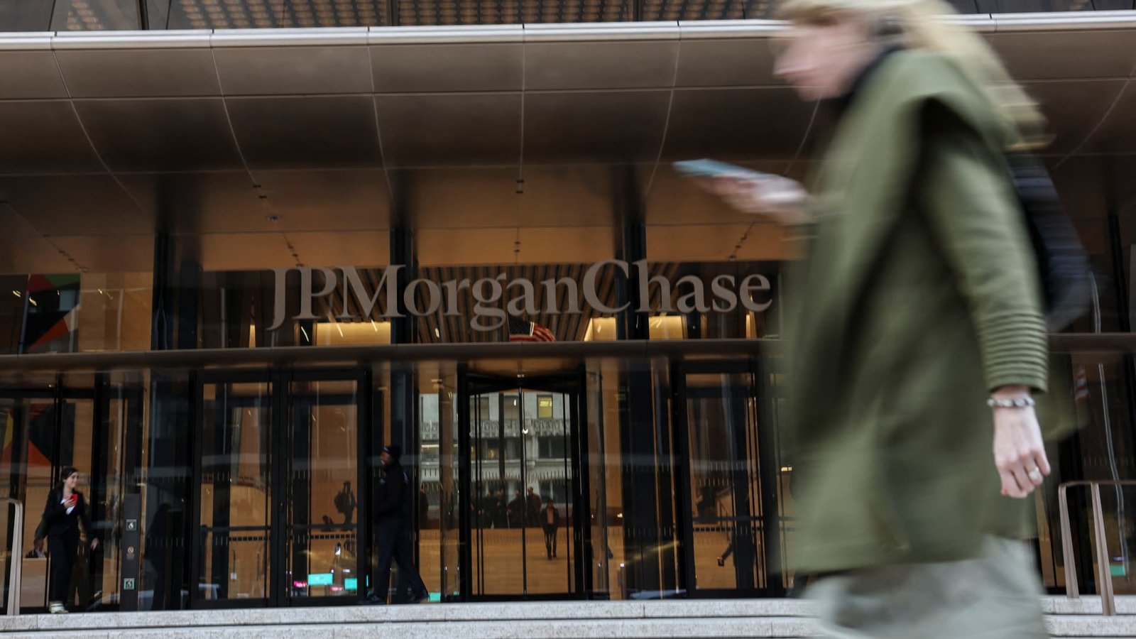 JPMorgan is lower after better-than-expected results. Is it a buying opportunity?