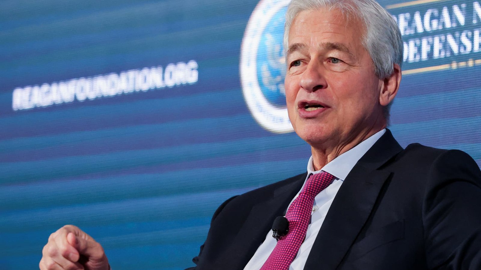 Trumpt threatens to sue JPMorgan Chase for ‘debanking’ him