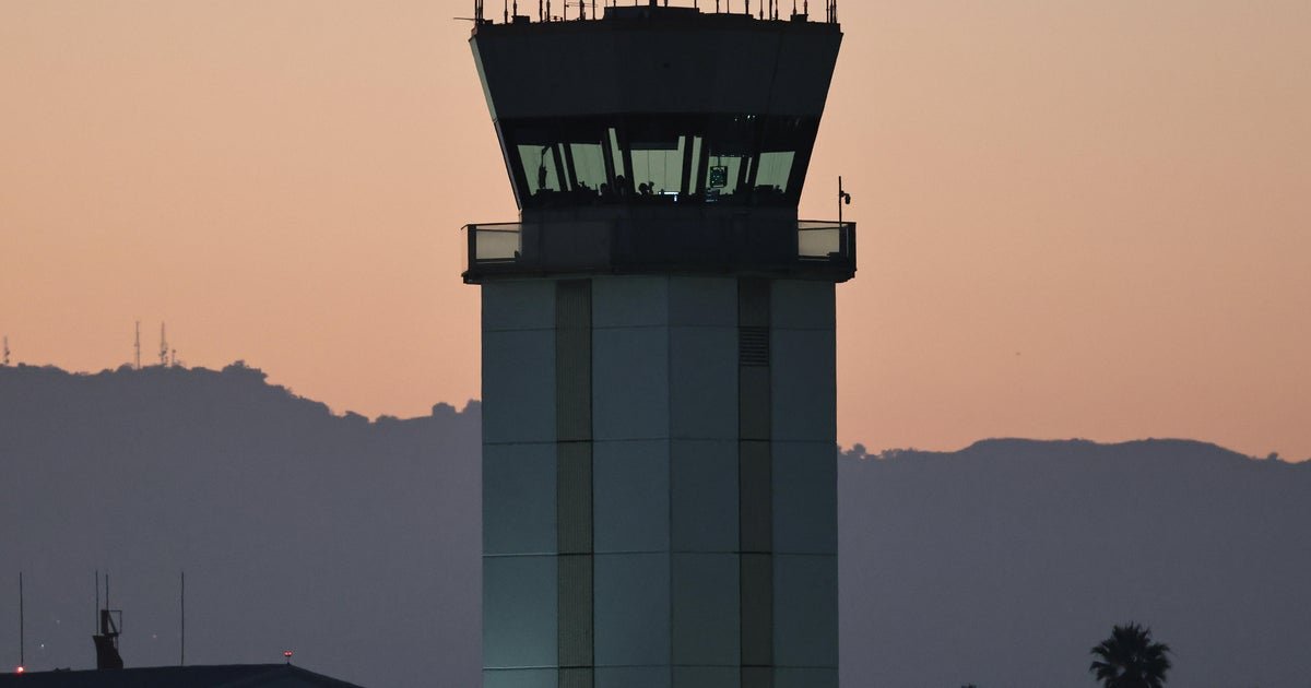 Is it safe to fly during the government shutdown? Experts weigh in.