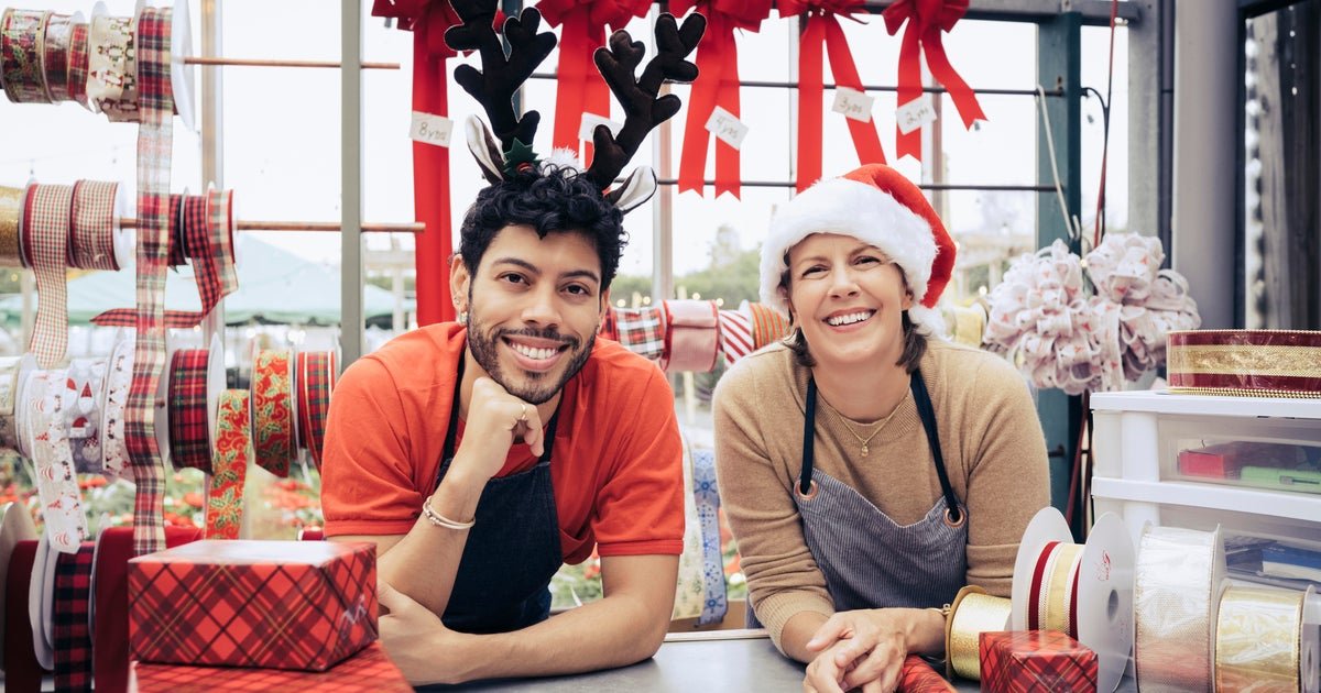 Seasonal hiring could fall to lowest level since 2009, new analysis finds