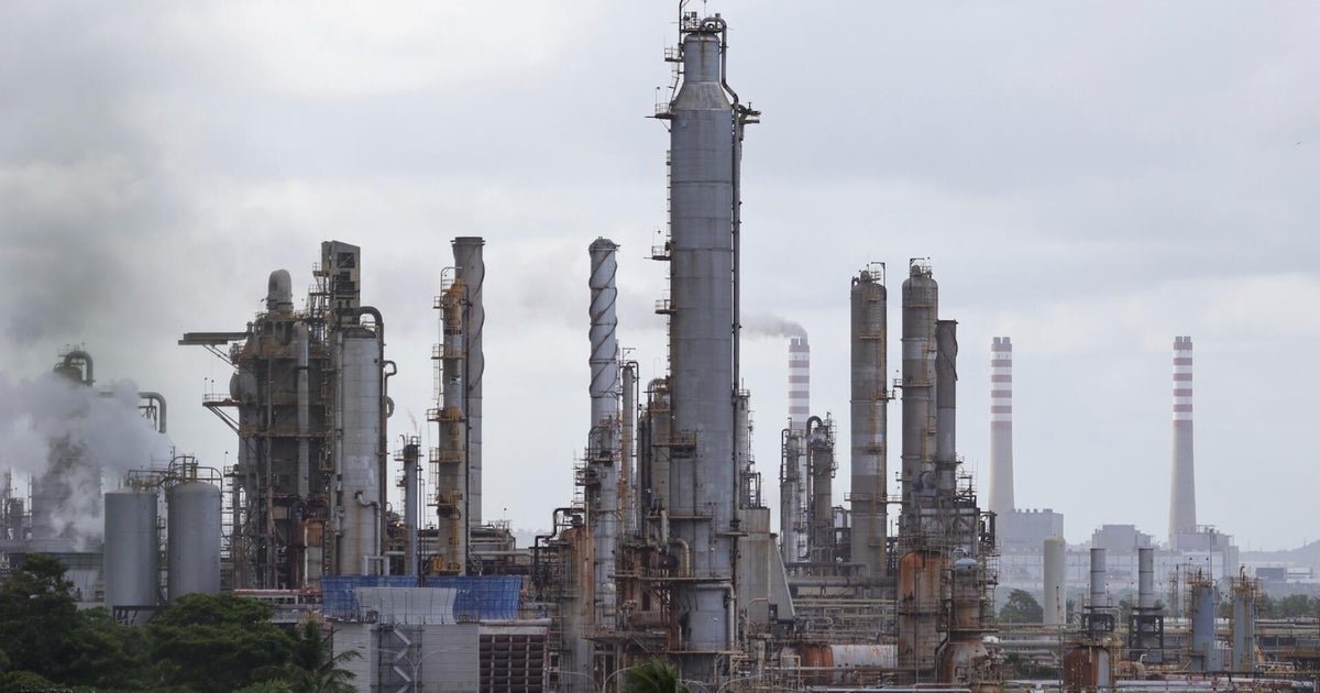 Major oil companies to meet with Trump administration on Venezuela, sources say