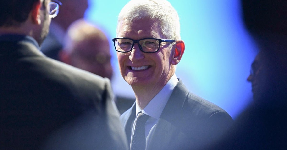 FTC warns Apple's Tim Cook over alleged political bias in its Apple News app
