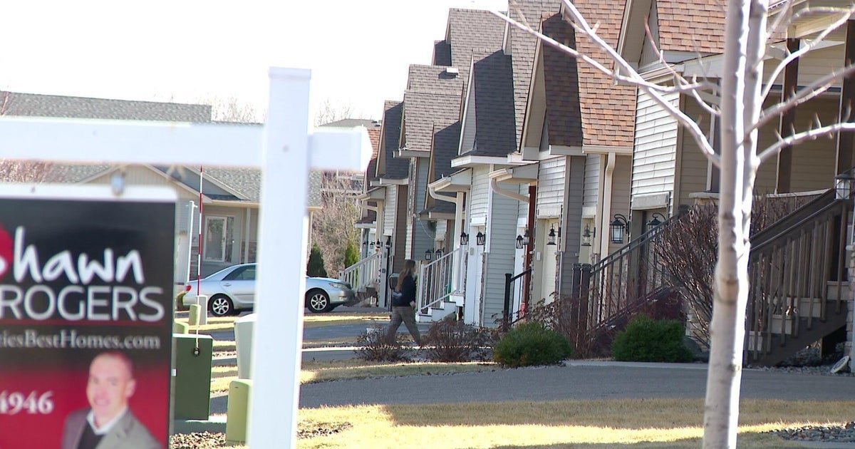 Mortgage rates fall below 6% for the first time since 2022