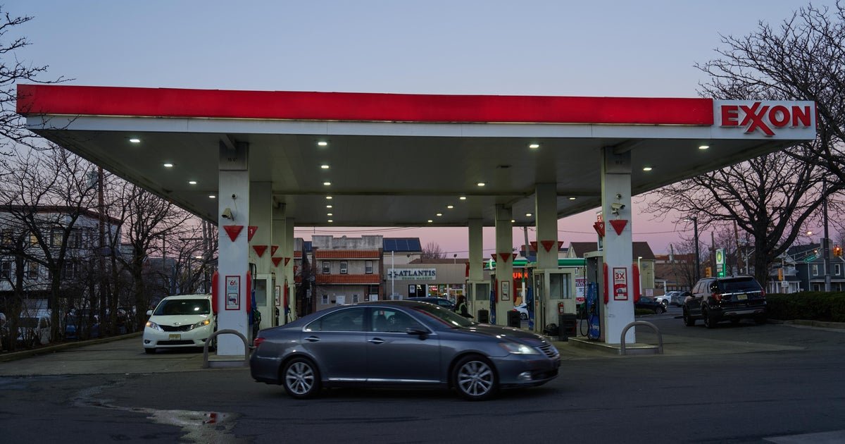 Oil prices are falling — gas prices aren't. Here's why.