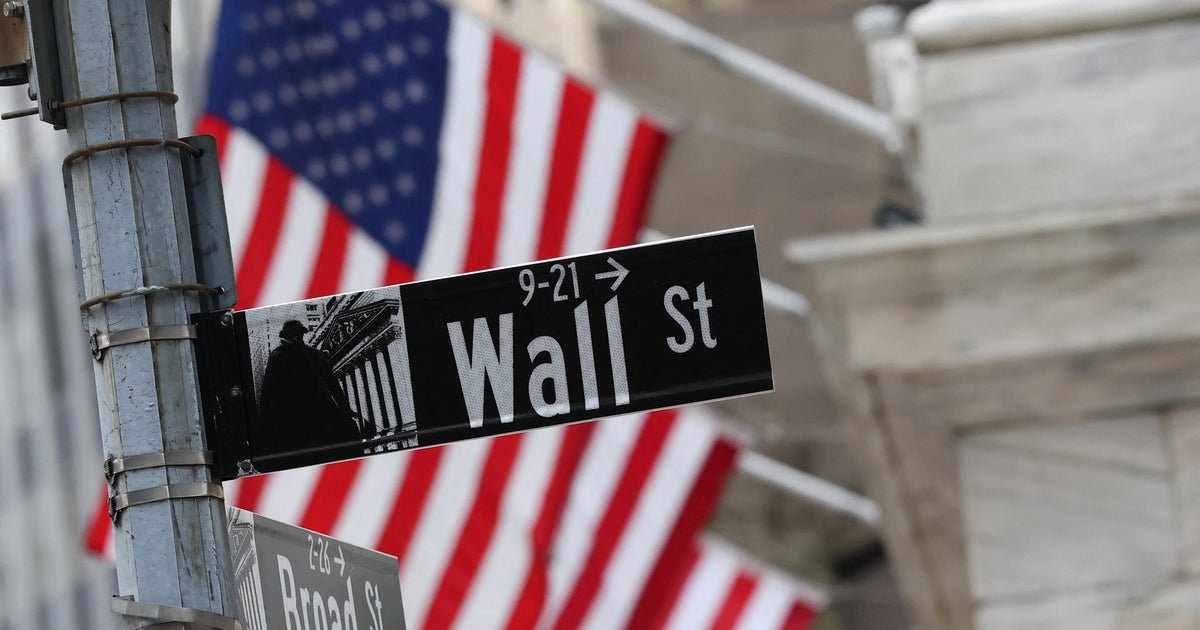 Tech stocks tumble for a second day. Here's what is behind the selloff.